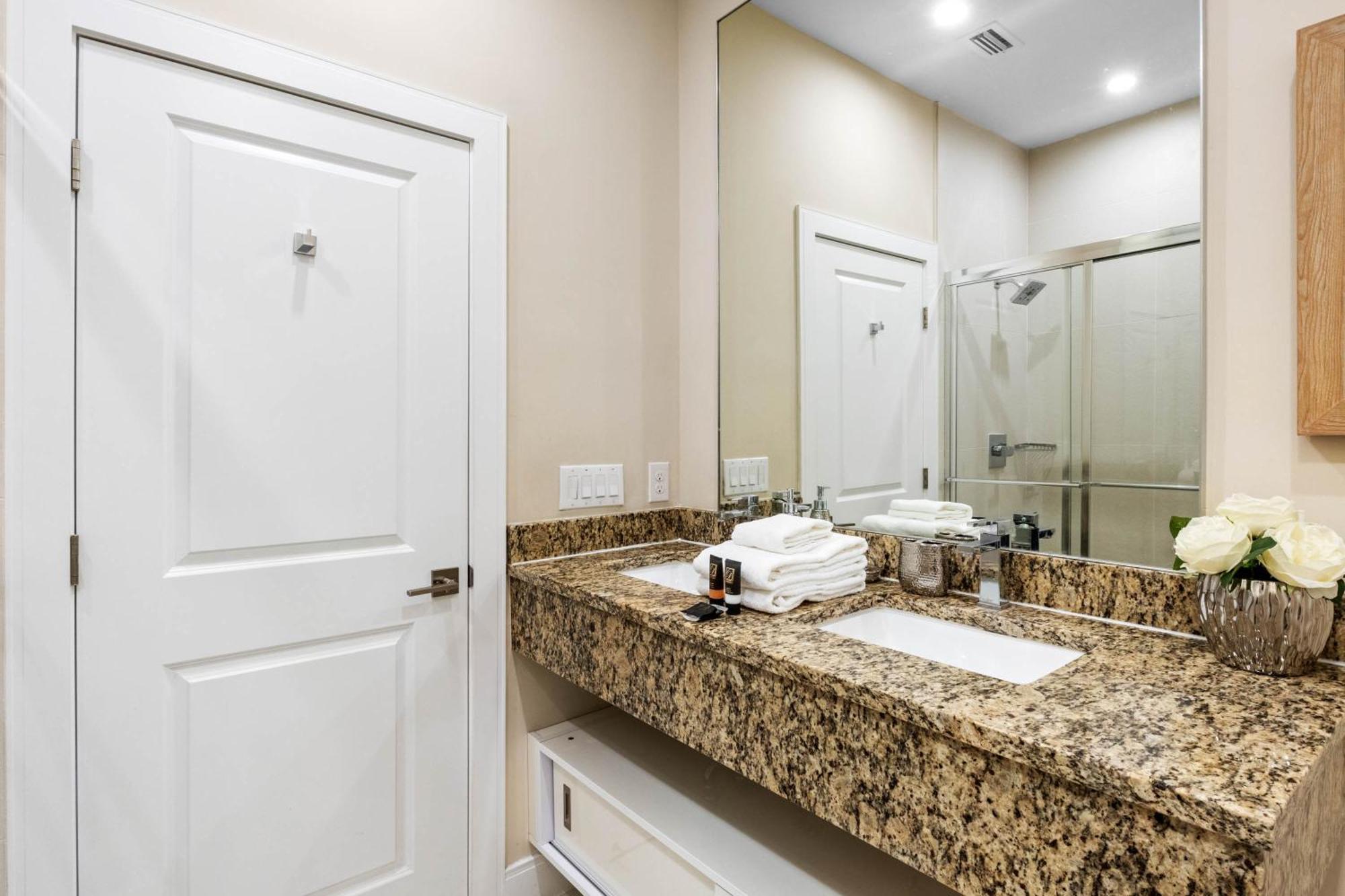 4 Bedroom- 4,5 Bathroom Magic Village 7603 Rd Holiday home Orlando